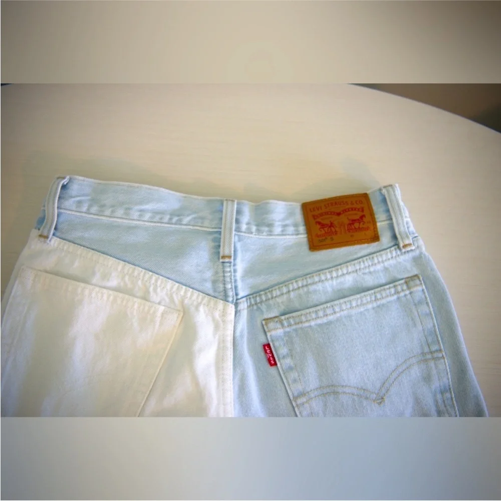 Levi’s 501 Skinny Jean in Two Faced Denim 🤍🩵 - Picture 3 of 4